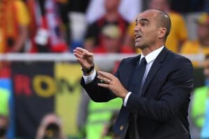 HLV Martinez bảo vệ Ronaldo