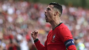 Ronaldo Cần Ra Đi
